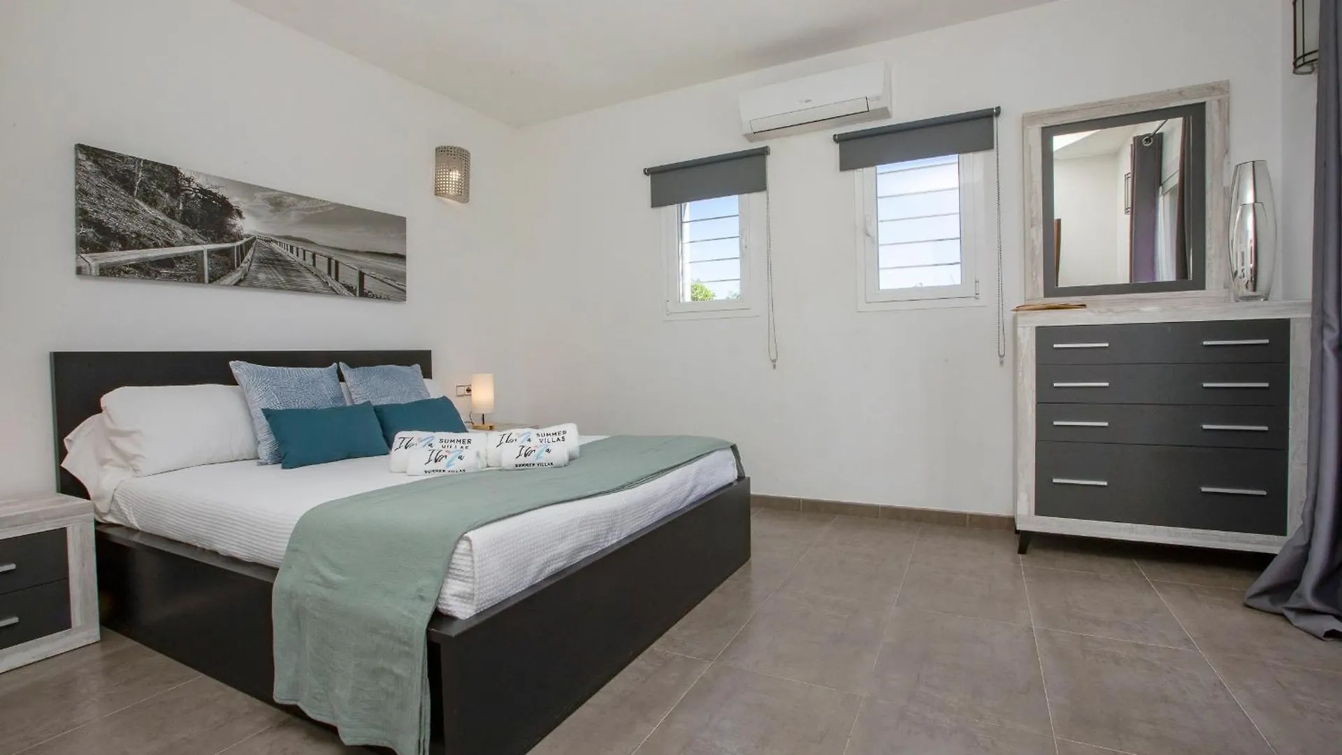 Villa Near San Antonio Sleeps 10
