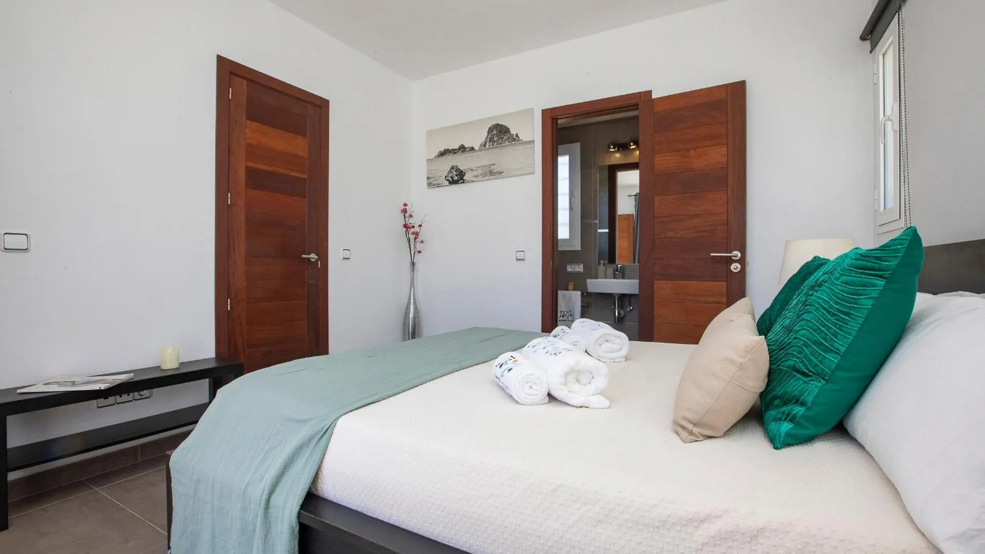 Villa Near San Antonio Sleeps 10 إسبانيا