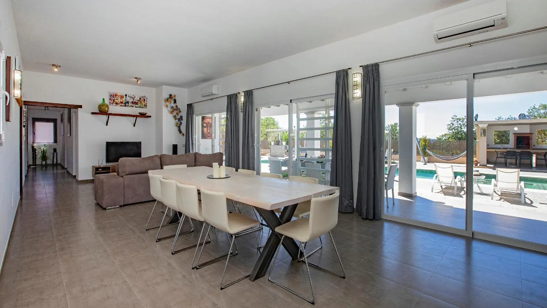 Villa Near San Antonio Sleeps 10