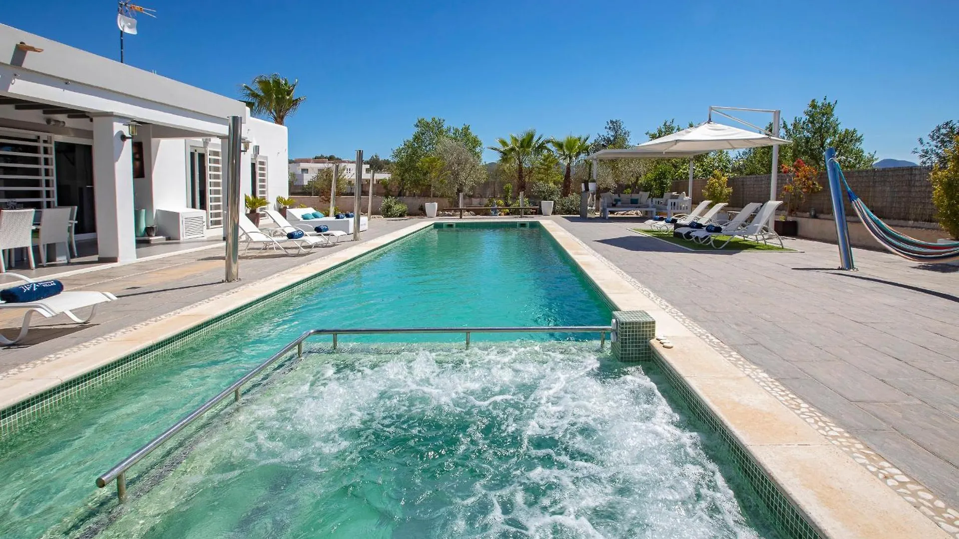Villa Near San Antonio Sleeps 10  سان أنطونيو