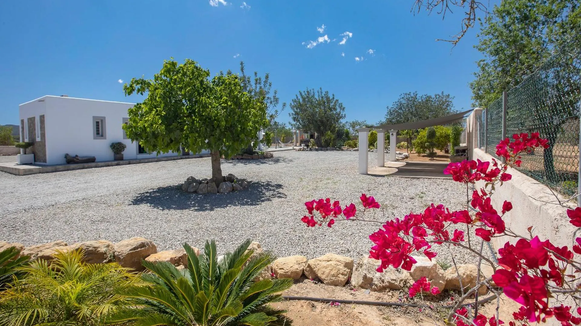 Villa Near San Antonio Sleeps 10