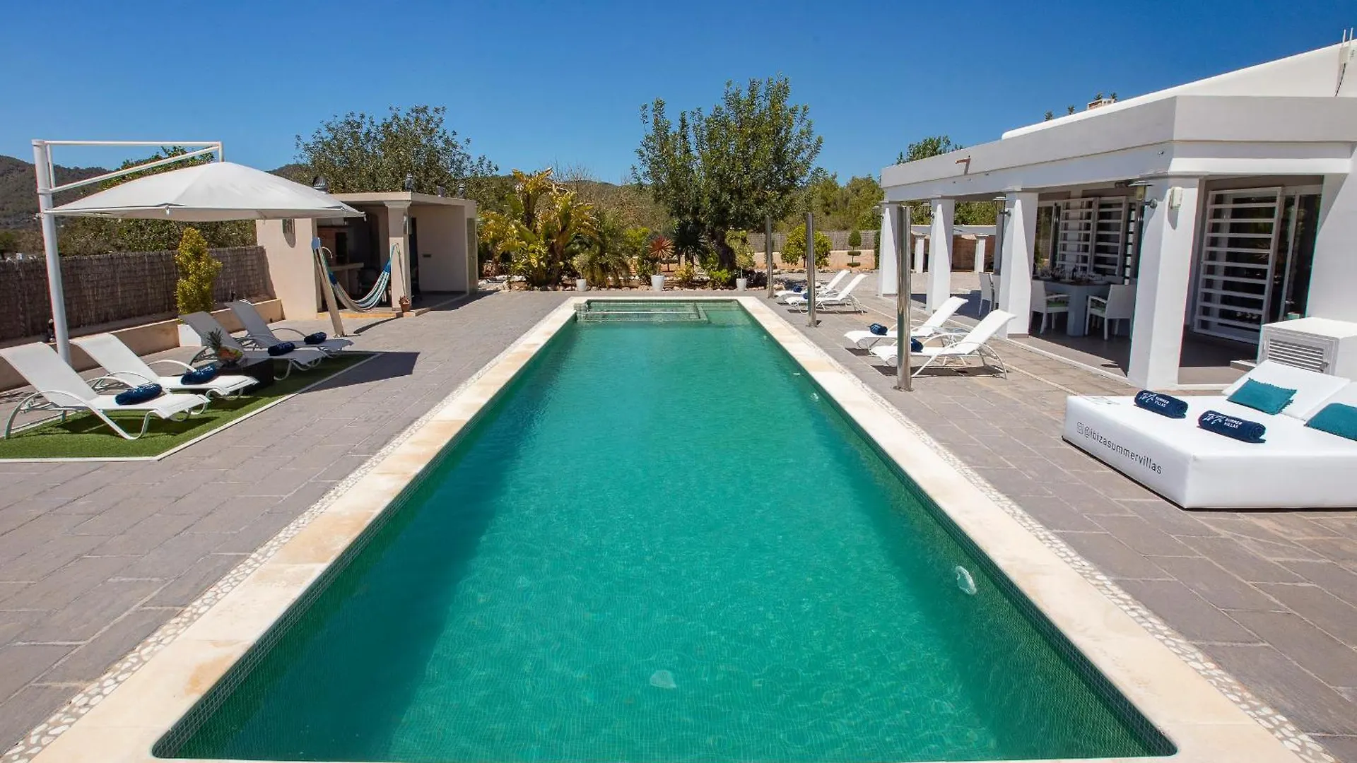 Villa Near San Antonio Sleeps 10  سان أنطونيو