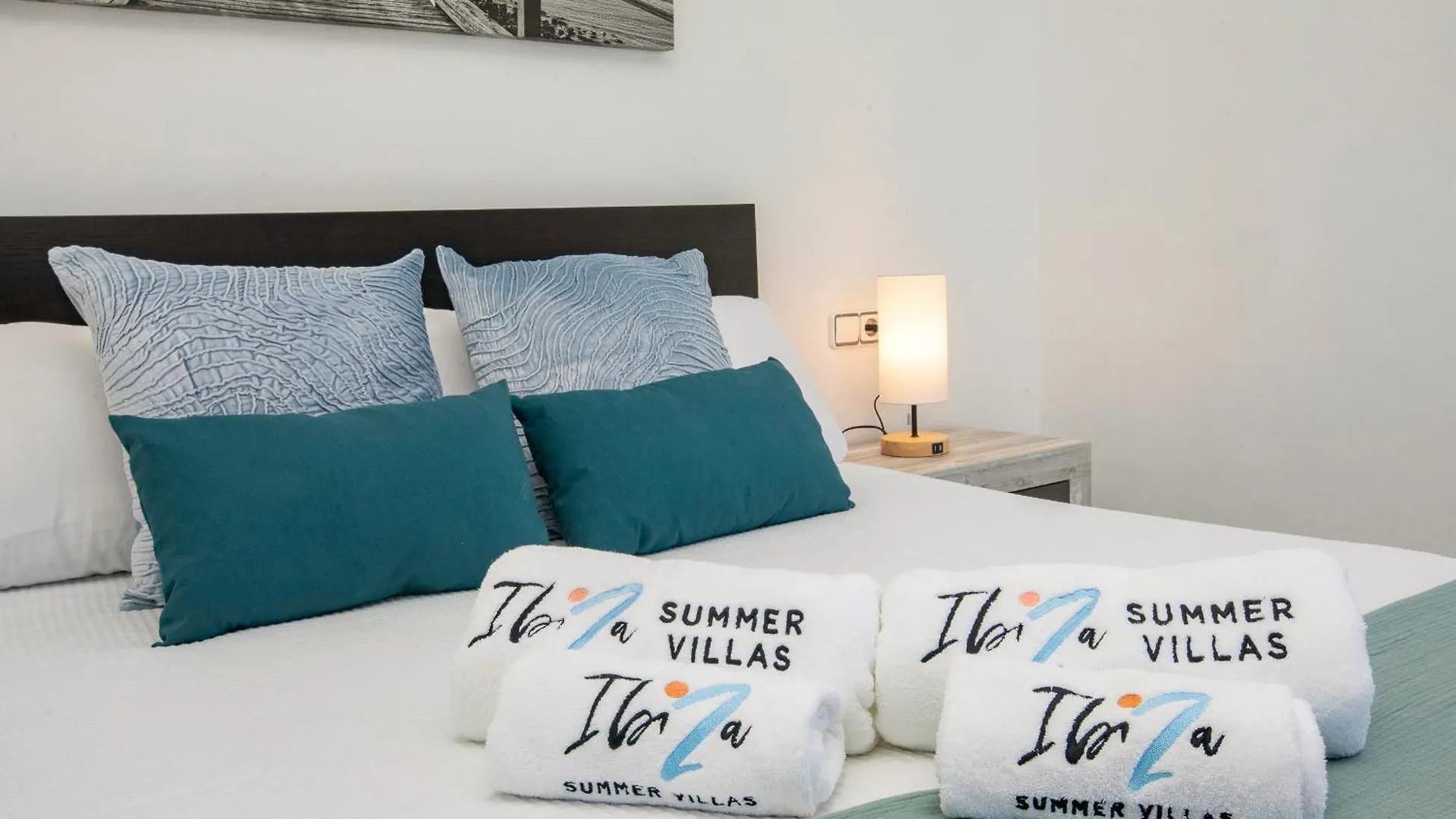 Villa Near San Antonio Sleeps 10